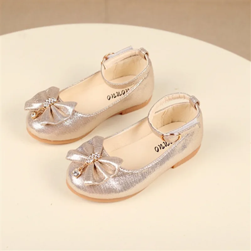 Bow shoes for children
