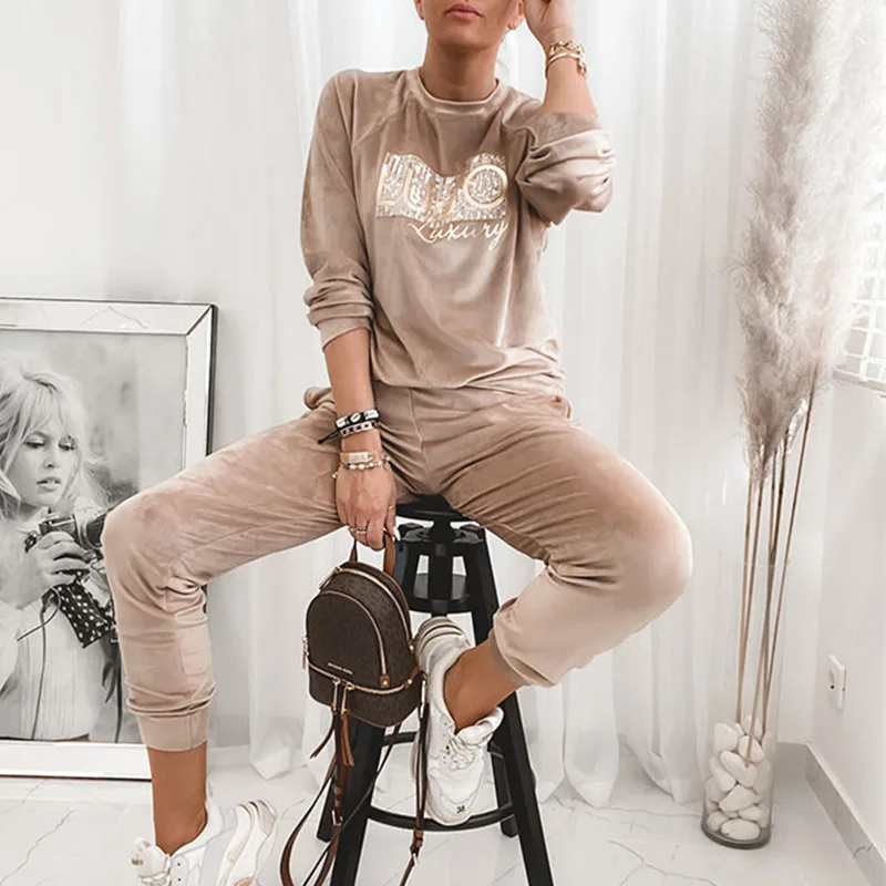 Gold Velvet Bead Embroidery Printed Ladies Leisure Suit