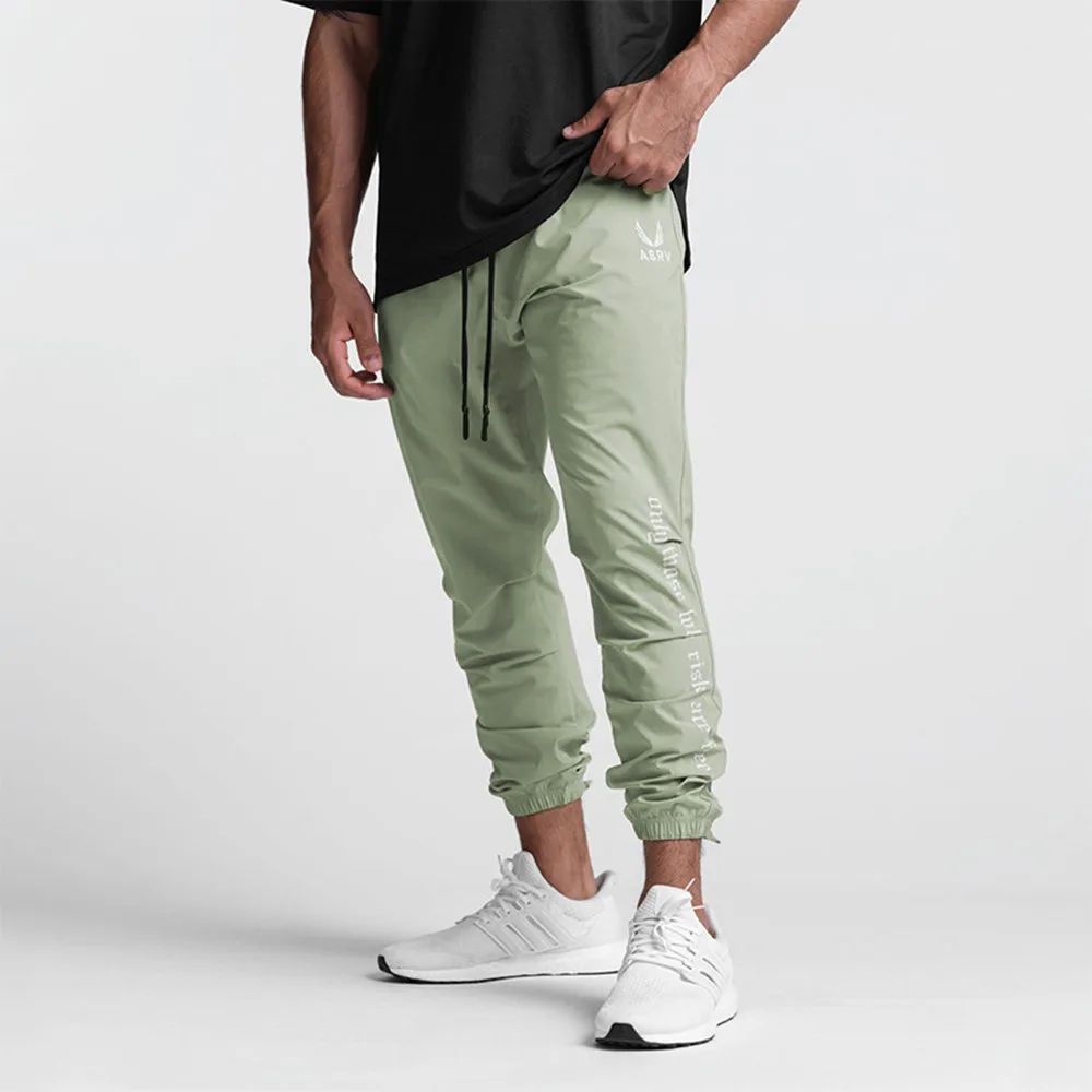 Men's Casual Pants Are Versatile And Loose