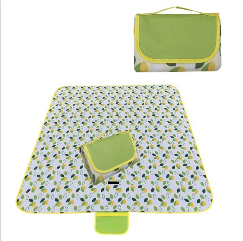 Waterproof and moistureproof picnic mat