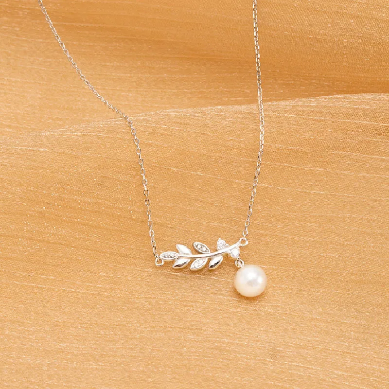 Women's Sterling Silver Leaf Pearl Necklace