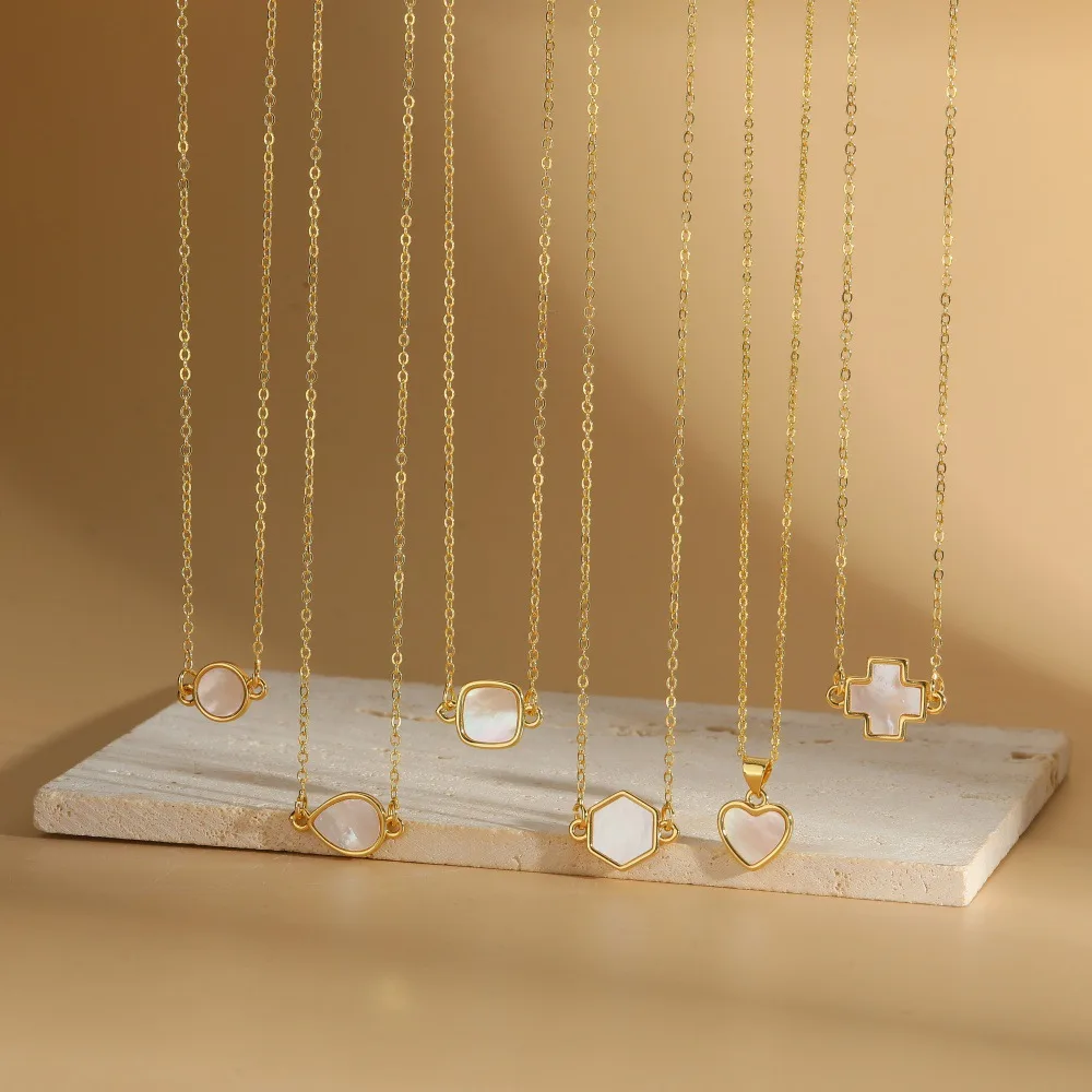 Inlaid Pendant Necklace Vintage Heart Clavicle Chain