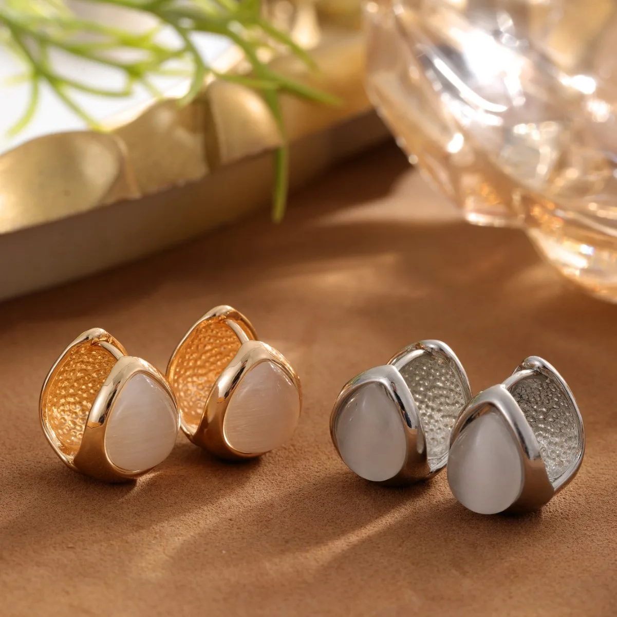 Cat's Eye Stone Water Drip Ear Buckle Female Niche Retro Luxury High End Earrings