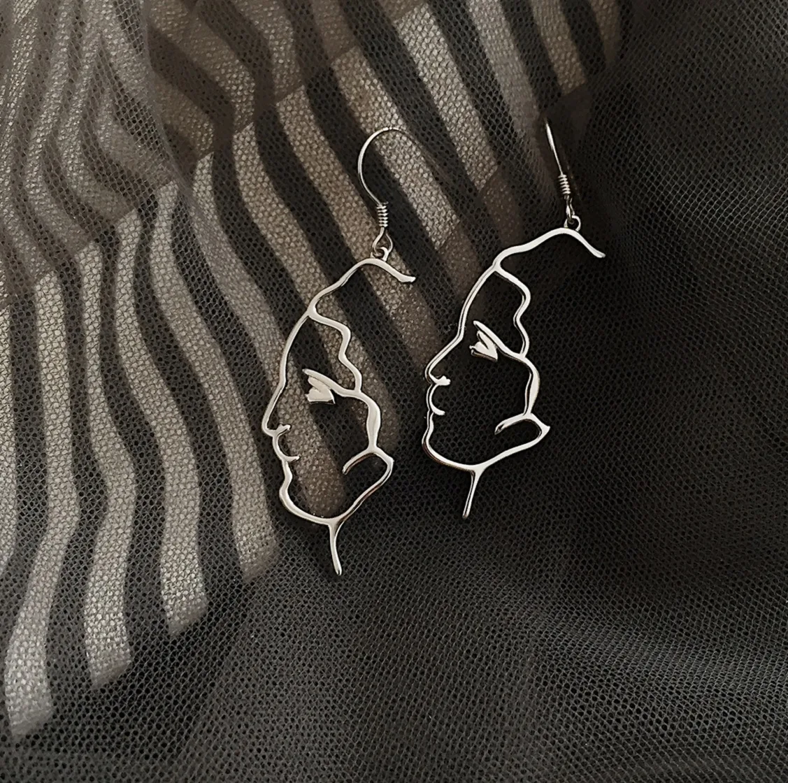 Retro Abstract Line Face Earrings For Women
