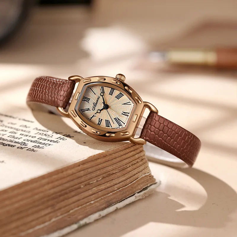 Women's Retro Small Barrel Quartz Watch