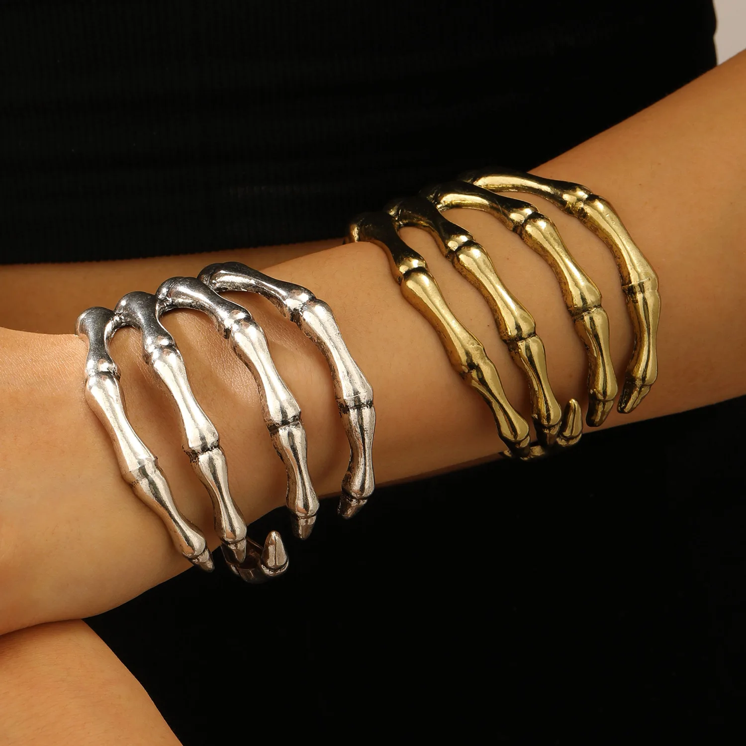 Retro Hollow Skull Paw Bracelet For Women
