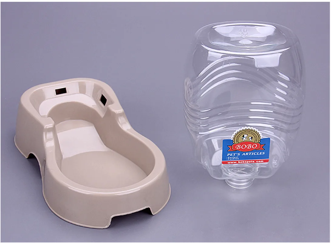 Large-capacity Water Bowl Dog Seat Drinker