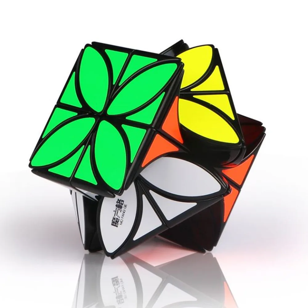 Twisted oblique four-leaf clover gift cube